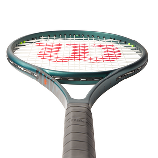 Wilson Blade 104 V9 Tennis Racket - Unstrung